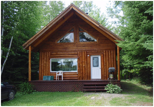 Chalet dans le bois pour l'hébergement des client